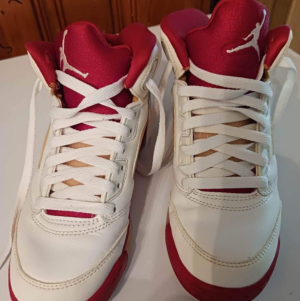 Girls Jordan 4y